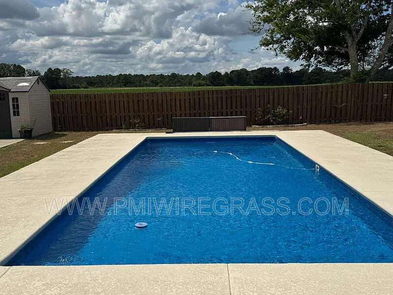 3 bed, 2.0 bath, 1709 sqft, $2,185 — Photo 2