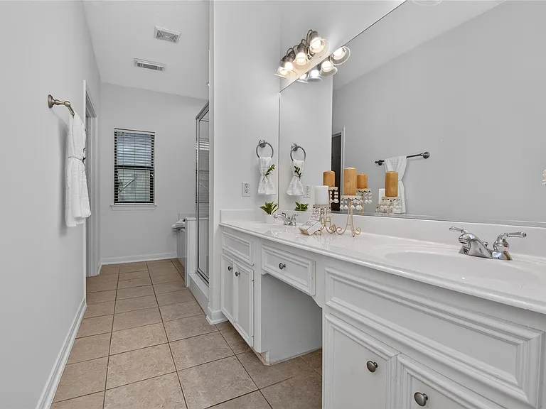 2304 Jackson St — Photo 14