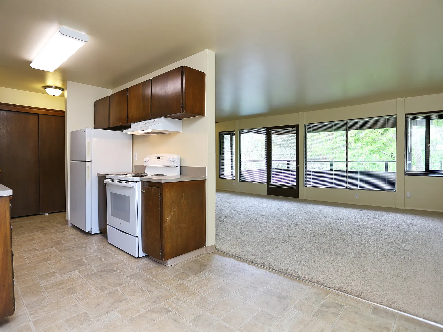 Executive Estates — Photo 2