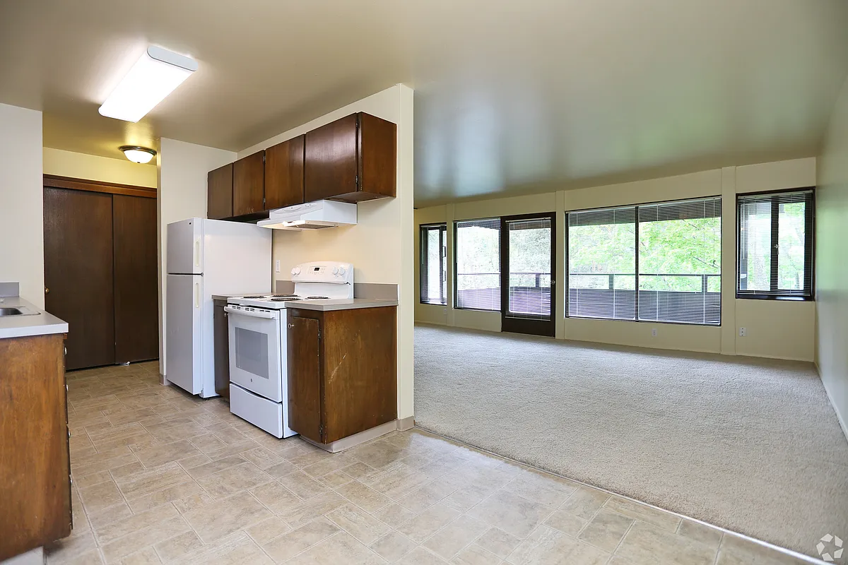 Building Photo - Executive Estates