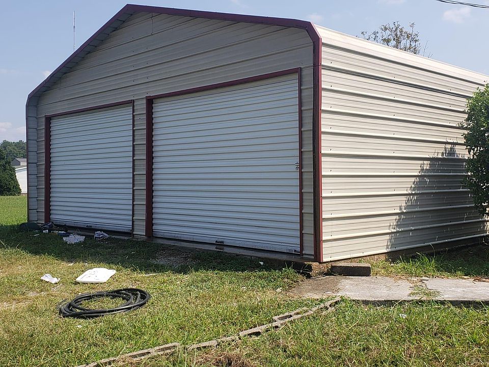 2nd image of 28 Prairie Ln