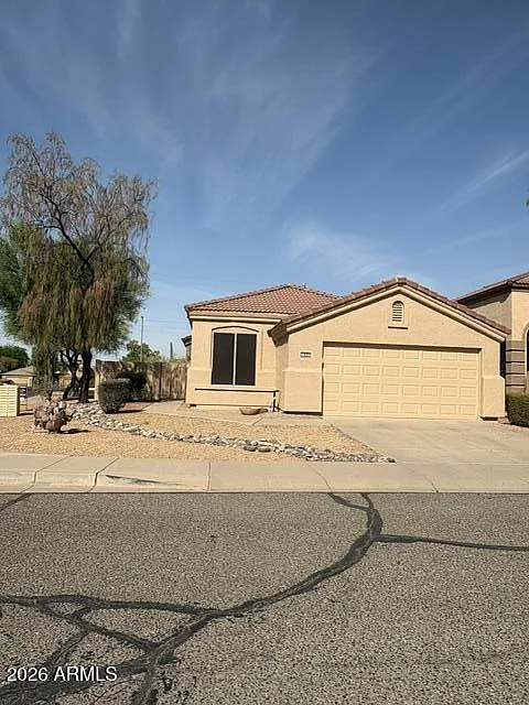 3 bed, 2.0 bath, 1406 sqft, $2,650 — Photo 2