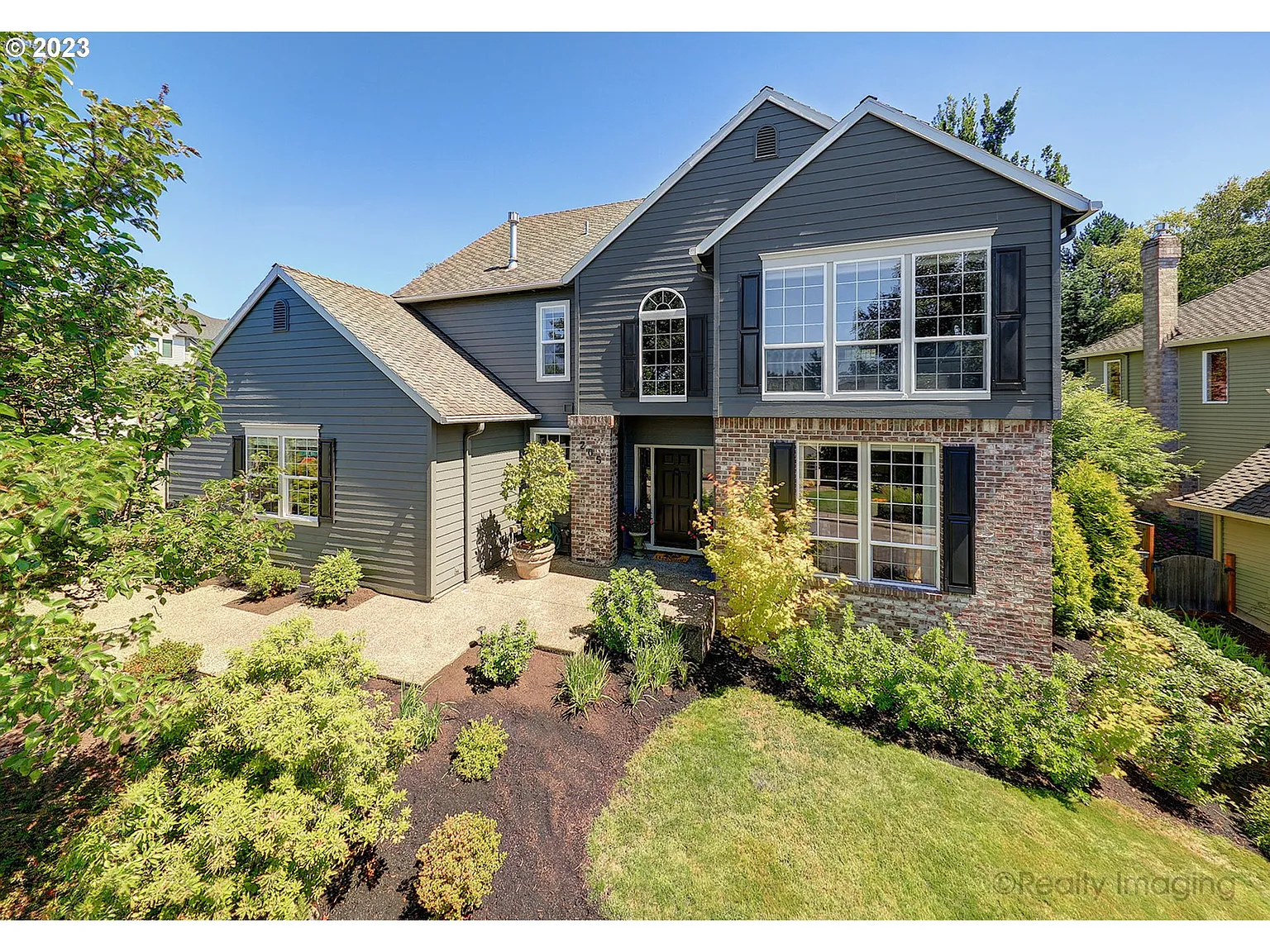 205 NW Sundown Way photo 1
