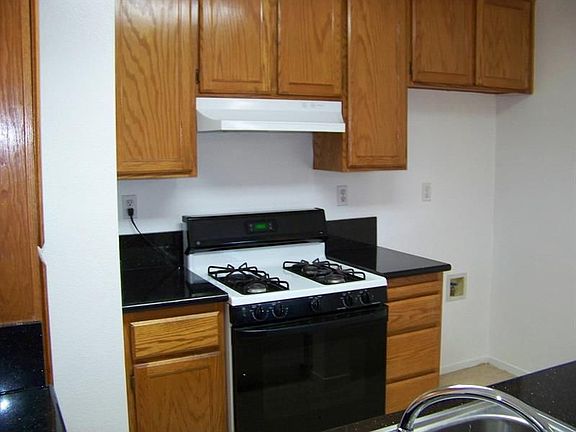 4th image of 8580 La Vina Way