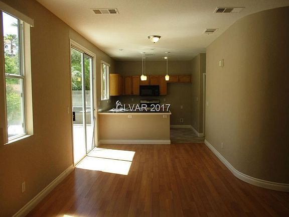4th image of 951 Country Skies Ave