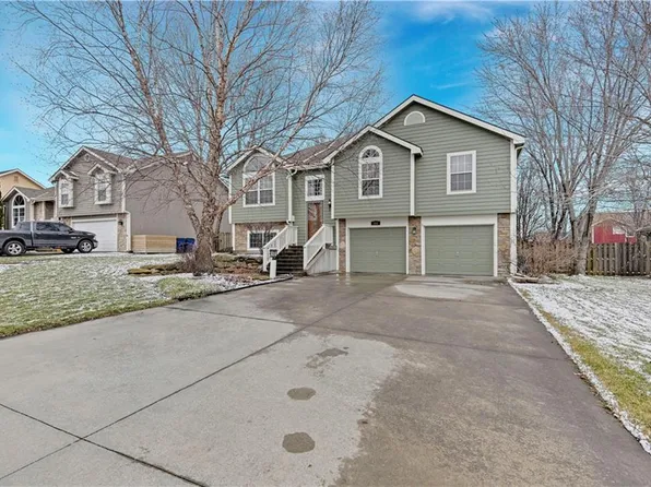 311 W 26th St, Eudora, KS 66025