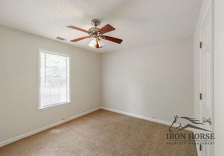 335 Oak Meadows Dr — Photo 9
