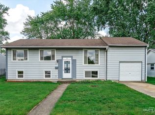 910 Southbridge Dr, Aurora, IL 60506