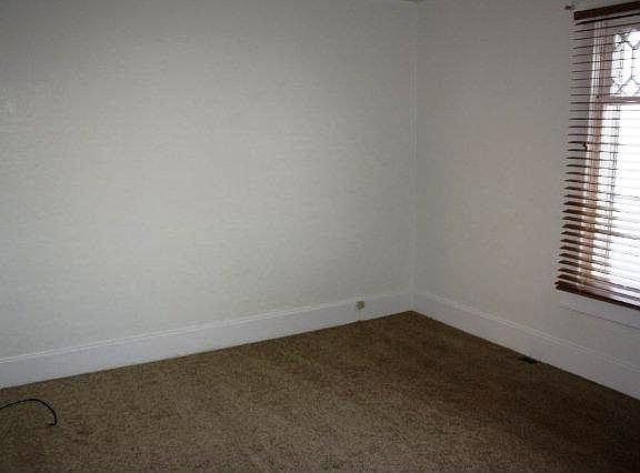3rd image of 212 E Park Ave