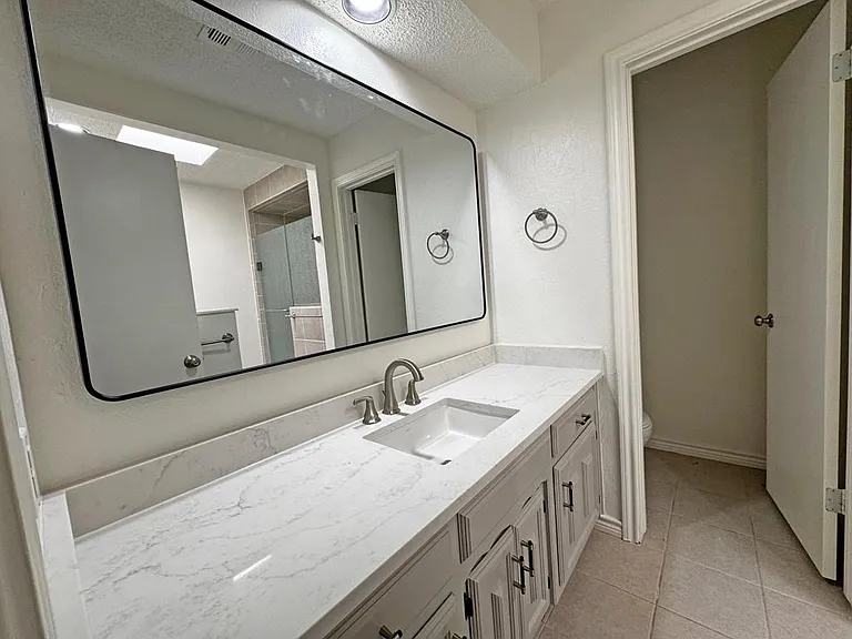4027 Angelina Dr — Photo 23