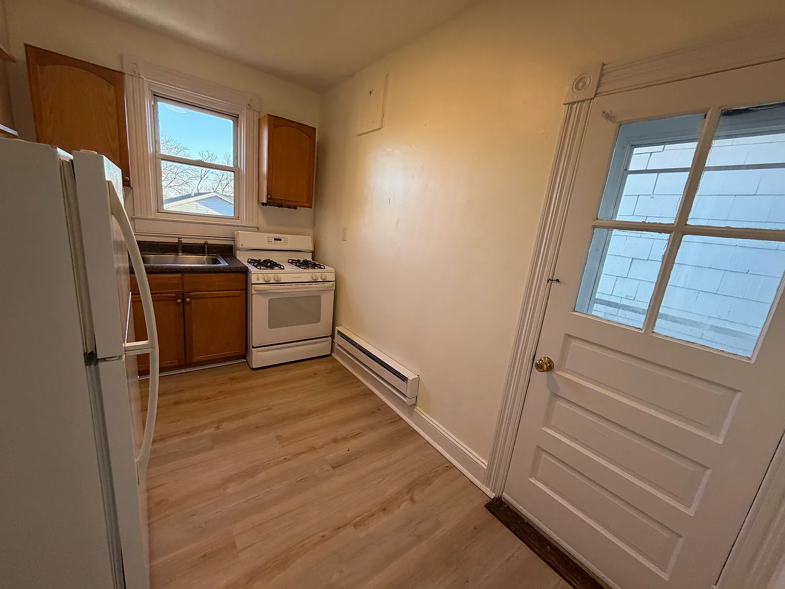1 bed, 800 sqft, $1,250 — Photo 1