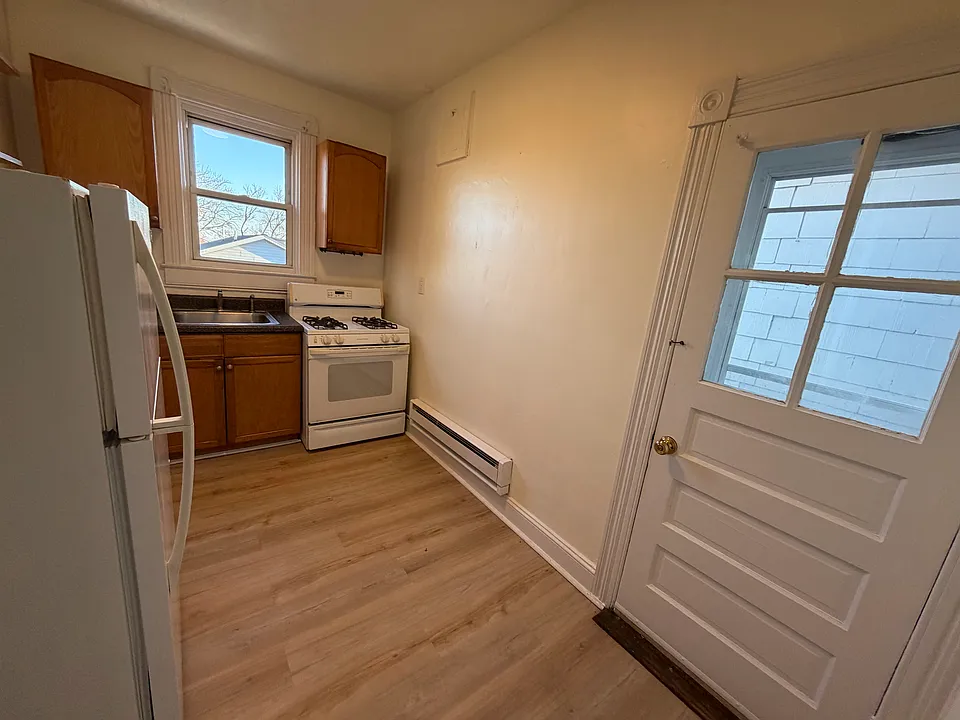 14 E Overlea Ave #3