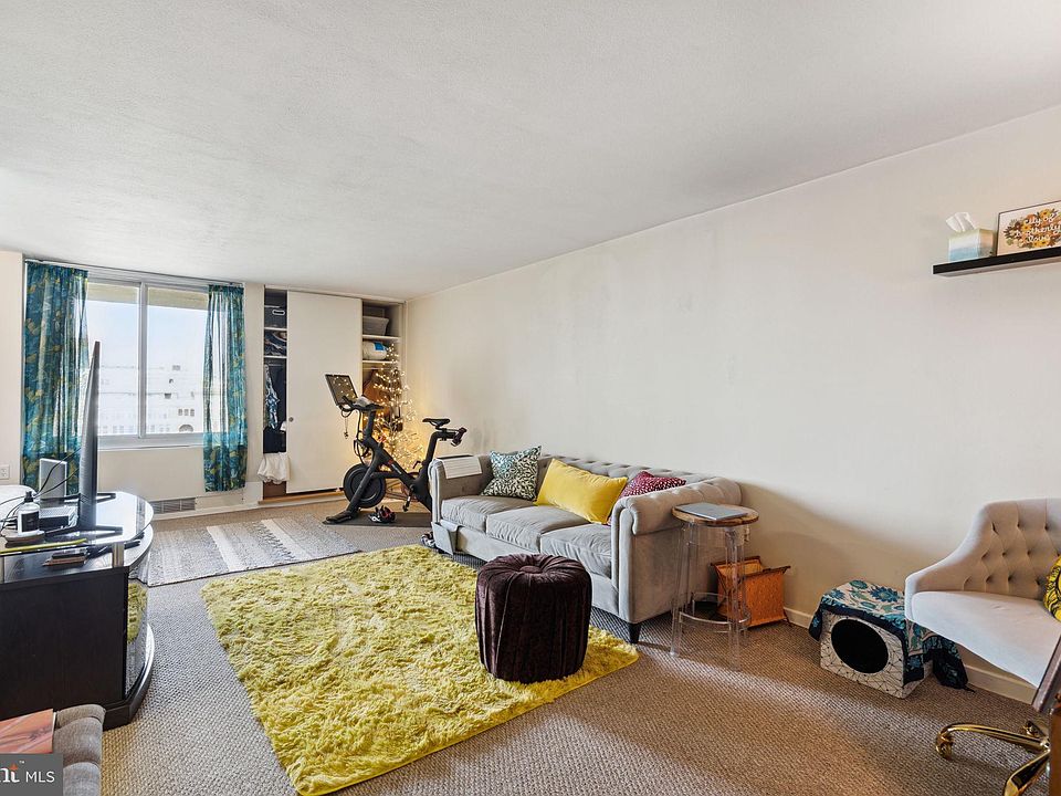 1st image of 604 S Washington Sq APT 1804