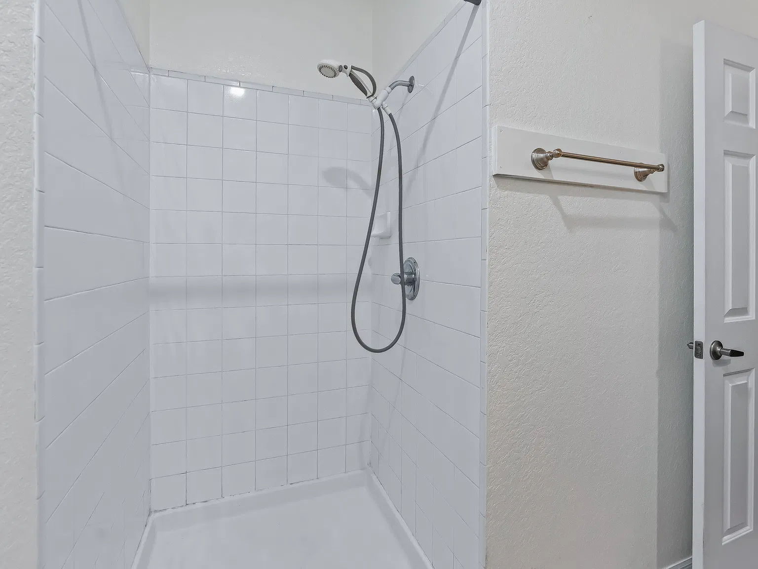 2 bed, 1190 sqft, $1,300 — Photo 3