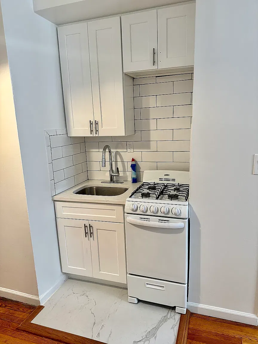 271 West 72nd Street — Photo 4