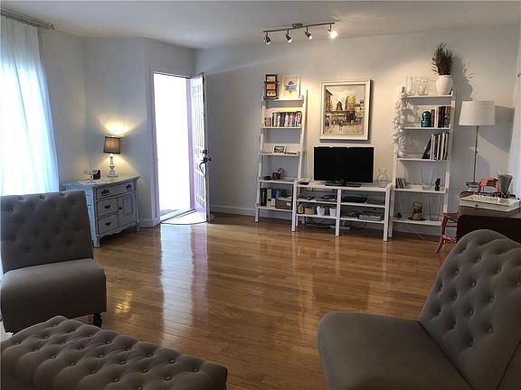 3rd image of 15 Turner St APT 3