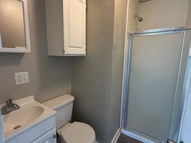 904 W Main St — Photo 3