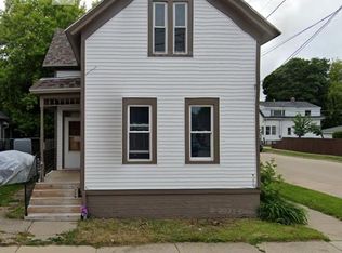 1842 Lasalle St, Racine, WI 53402