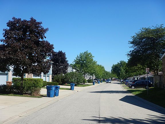 4th image of 219 Lakeshore Ln