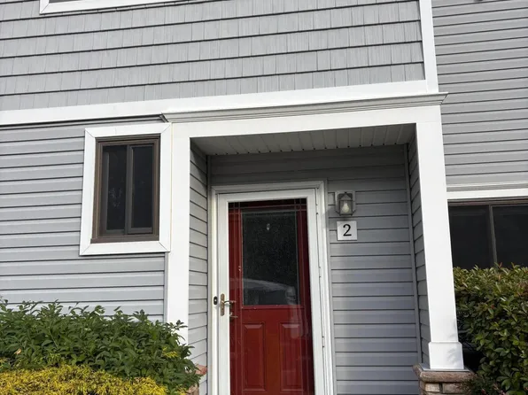 2 Joyce Ct, Tinton Falls, NJ 07724