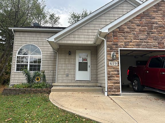 2nd image of 619 Greenbriar Cir