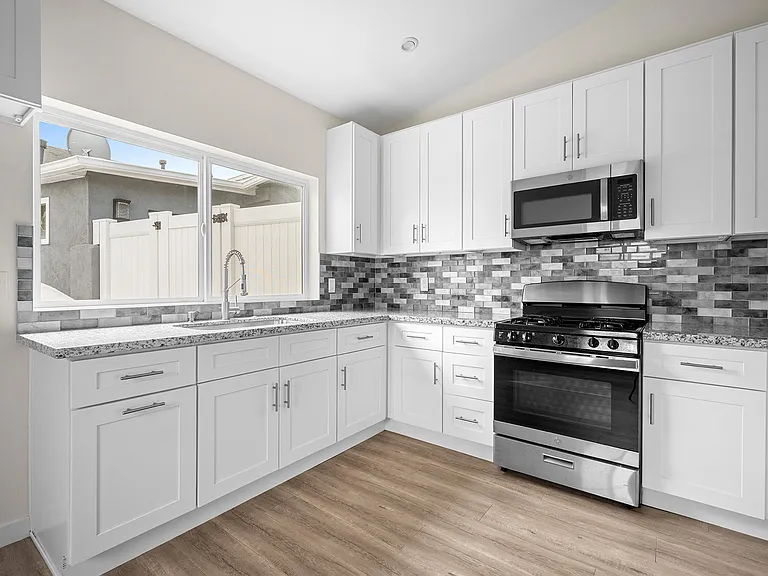 10321 Sherman Grove Ave — Photo 8