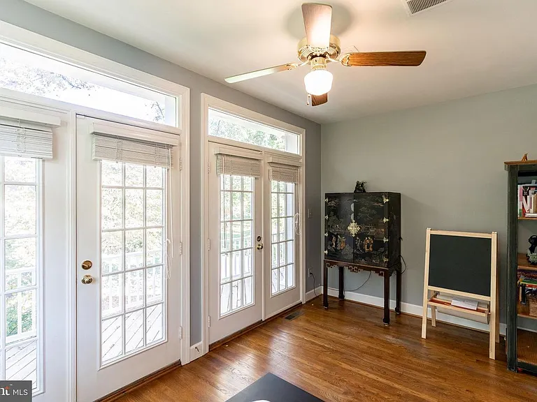 10117 Meyer Point Ter — Photo 14