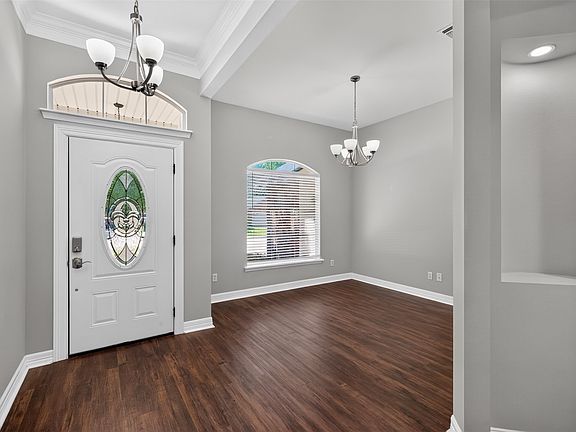 5th image of 418 Heritage Dr
