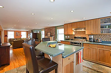 Sold by Avenue Sotheby's International Realty