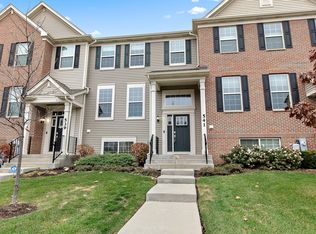 541 Cimmaron Cir, Crystal Lake, IL 60012