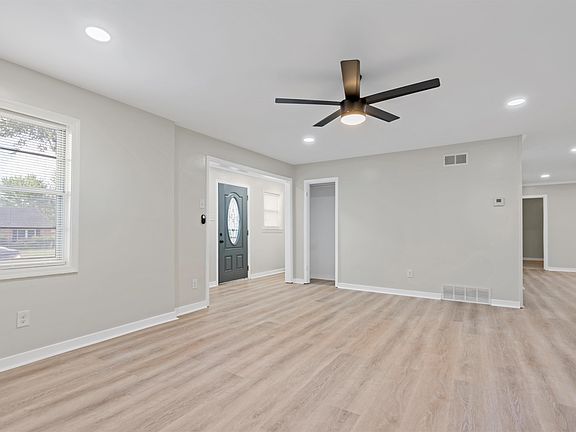 4th image of 4245 Arrowood Ave
