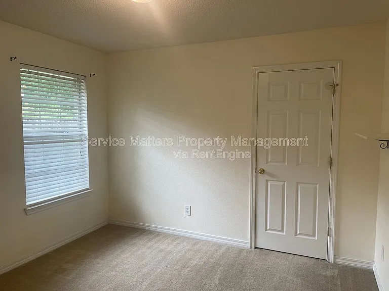6940 Hardwood Ct — Photo 15