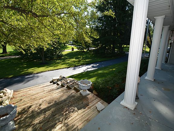 4th image of 500 Park View Blvd