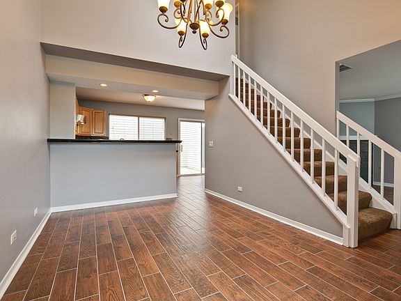 3rd image of 445 Le Parc Cir #445