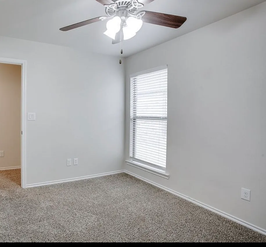 3 bed, 1455 sqft, $1,650 — Photo 2