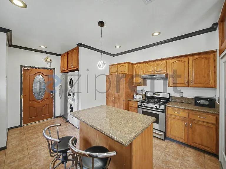 233 S Benton Way — Photo 12