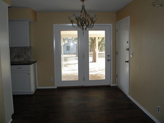 3rd image of 913 Patricia St