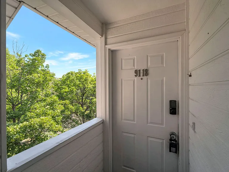 9118 S Scirlein Dr — Photo 17
