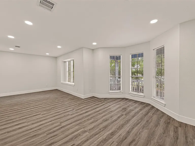 10011 Pine Pass Dr — Photo 5