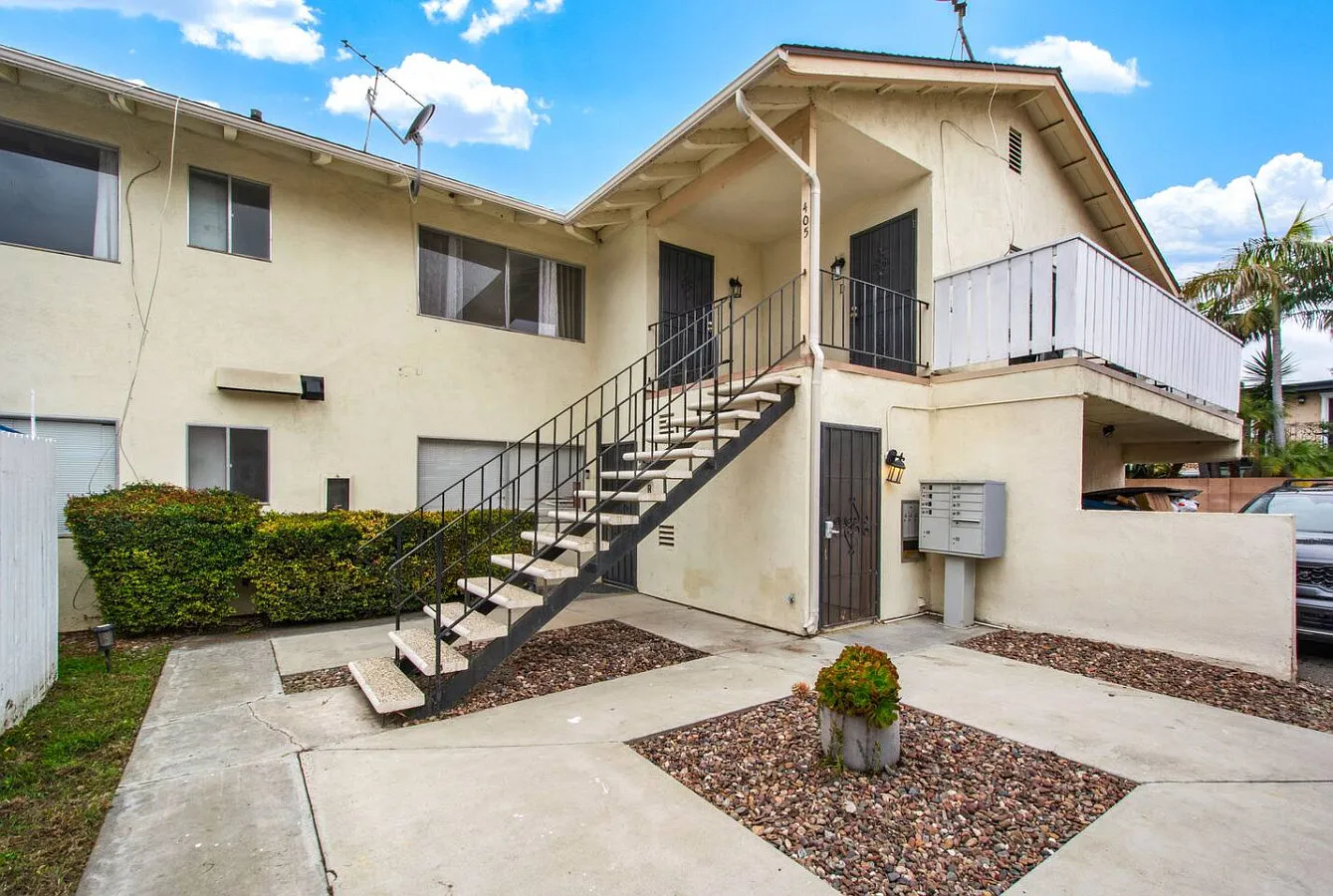2 bed, 985 sqft, $4,500 — Photo 1
