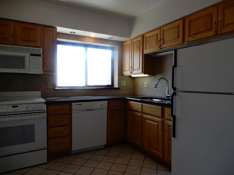 1526 N Harlem Ave #2W — Photo 3