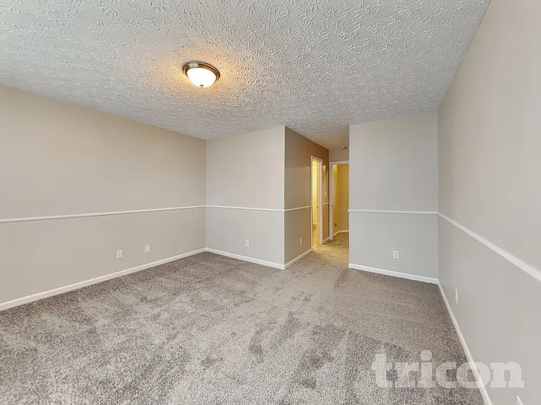 4468 Connaught East Dr — Photo 6