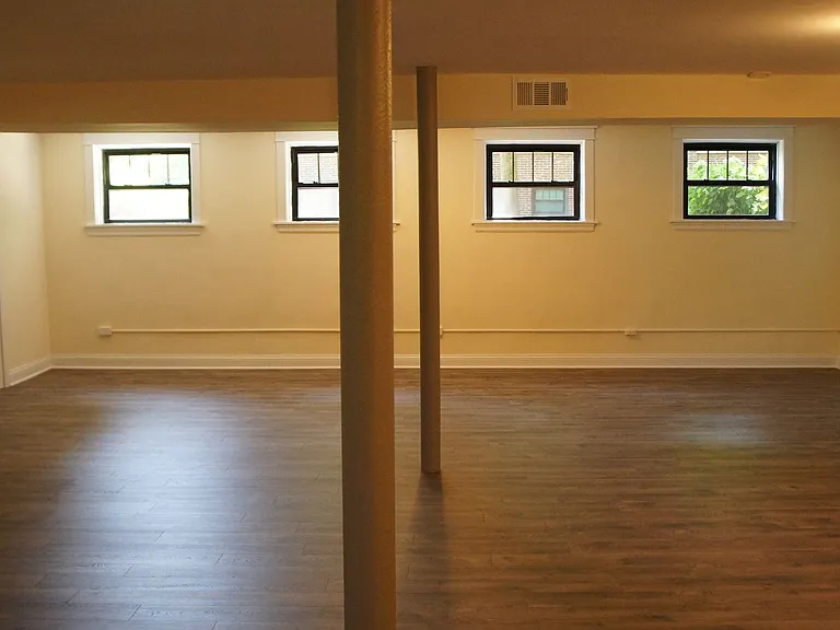 2516 N. Kedzie LP — Photo 15