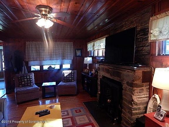 5th image of 224 Lakeview Dr