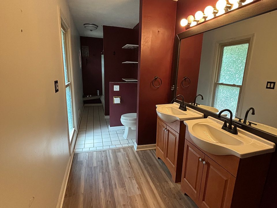 1st image of 15 Tamarack Ln