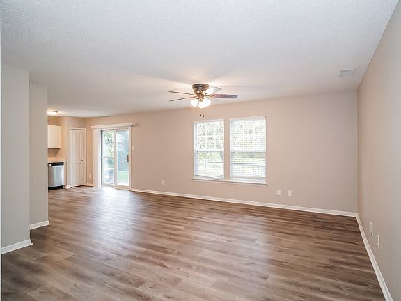 5th image of 6911 Youngberry Dr