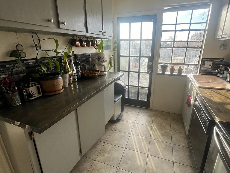 1449 Josephine St #D — Photo 14