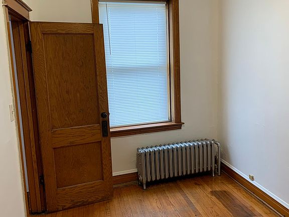 3rd image of 5721 S Archer Ave APT 2F