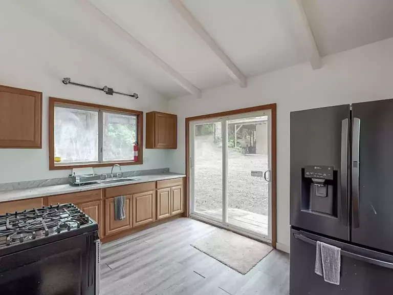 4612 Greenwood Heights Dr — Photo 8