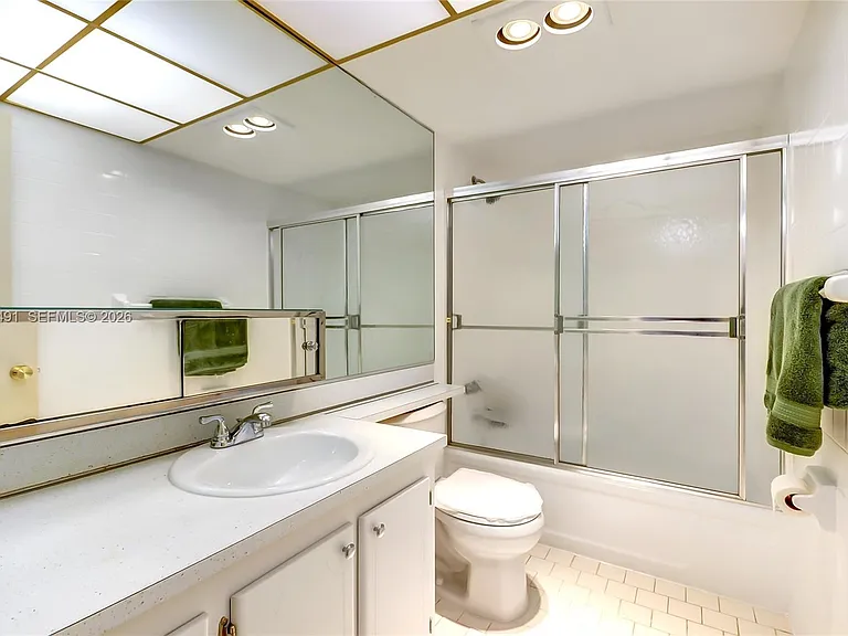301 NE 14th Ave #702 — Photo 31